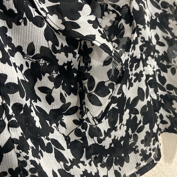 NEW YORK & Company Ruffle Blouse - Picture 6 of 11